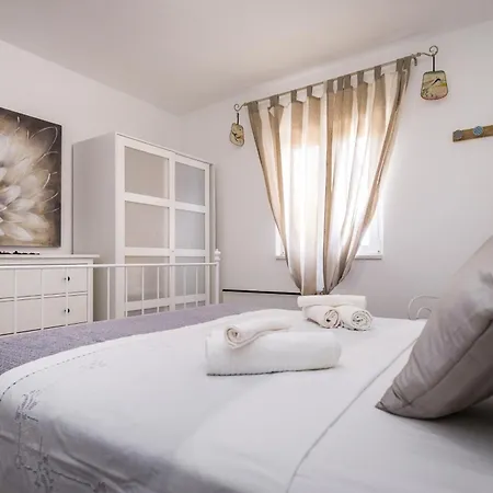 Apartamento By The Sea Sutivan, Brac - 2851 *